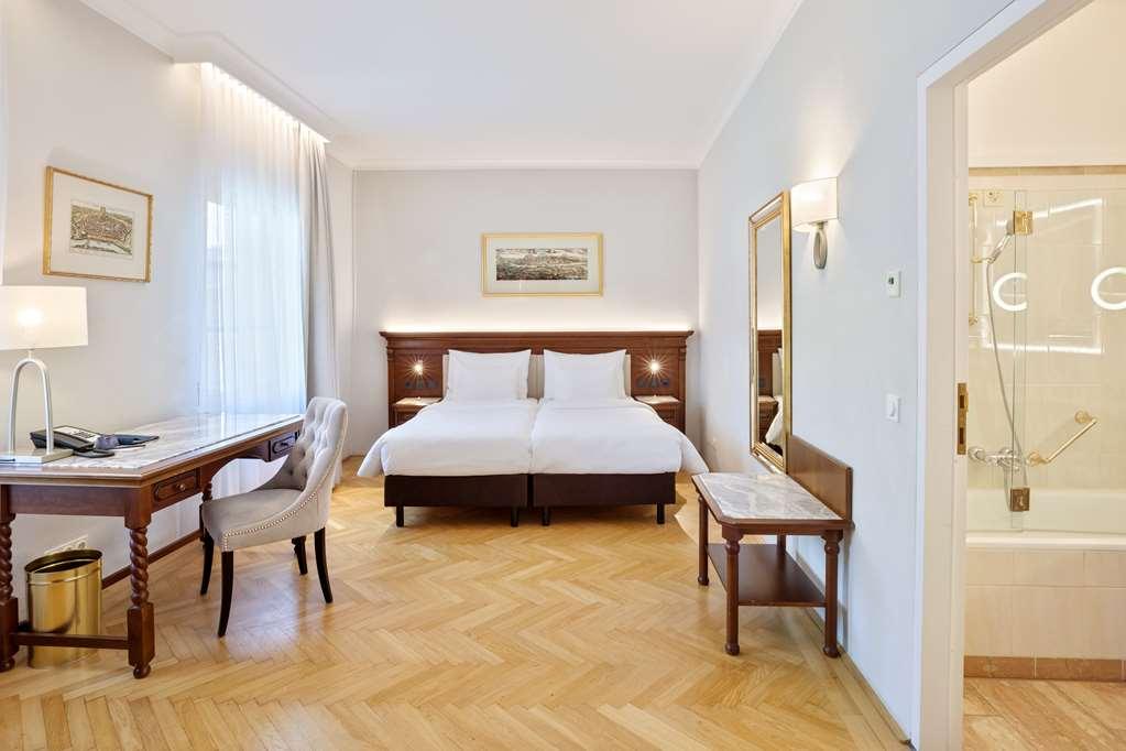 Radisson Blu Hotel Altstadt, Salzburgo Habitación foto