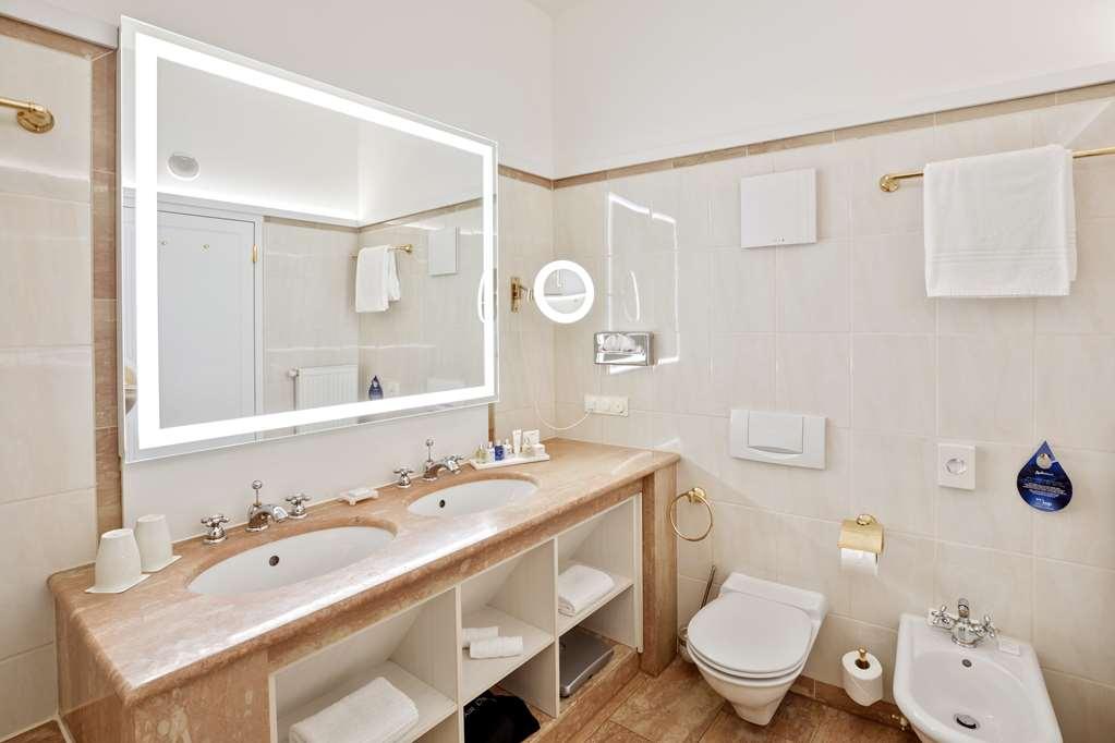 Radisson Blu Hotel Altstadt, Salzburgo Habitación foto